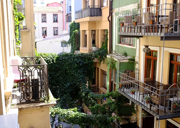 Chambers Of The Boheme Hostel Istanboel